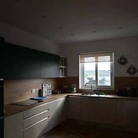 Harbour Haven - Seaside With Balcony & Harbour Views * Marsaxlokk