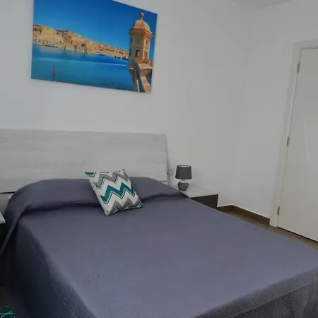 Harbour Haven - Seaside With Balcony & Harbour Views