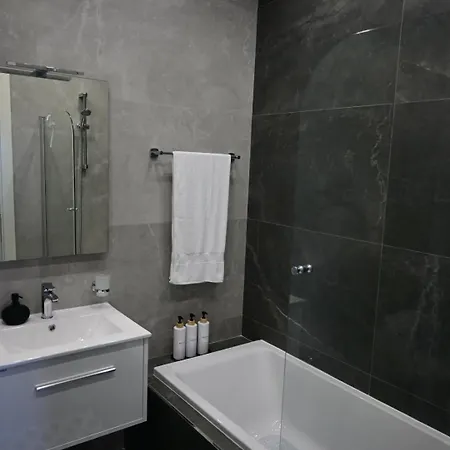 Harbour Haven - Seaside With Balcony & Harbour Views