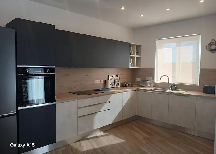 Harbour Haven - Seaside With Balcony & Harbour Views Appartement