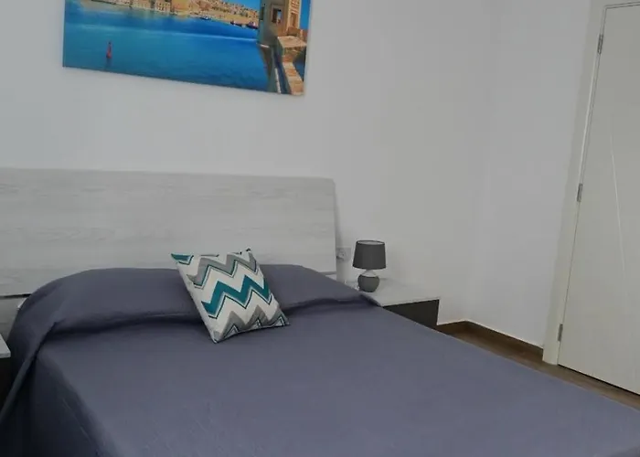 Harbour Haven - Seaside With Balcony & Harbour Views